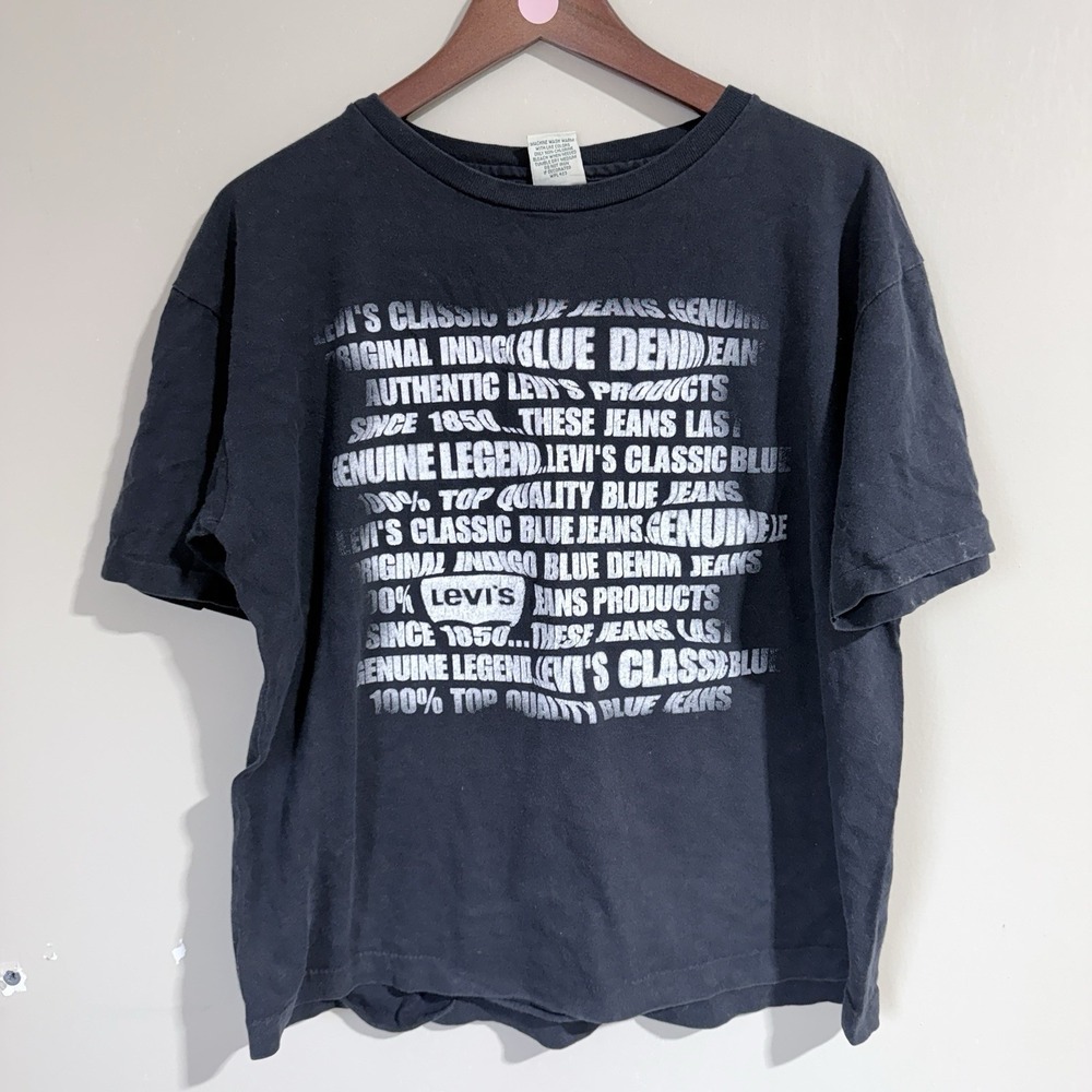 Vintage 90s Levi’s For Women T-Shirt Size S/M Black Large Graphic Tee USA Made